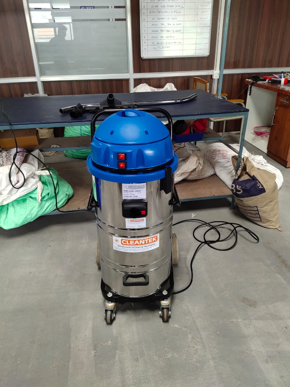 wet and dry vacuum cleaner VCW200